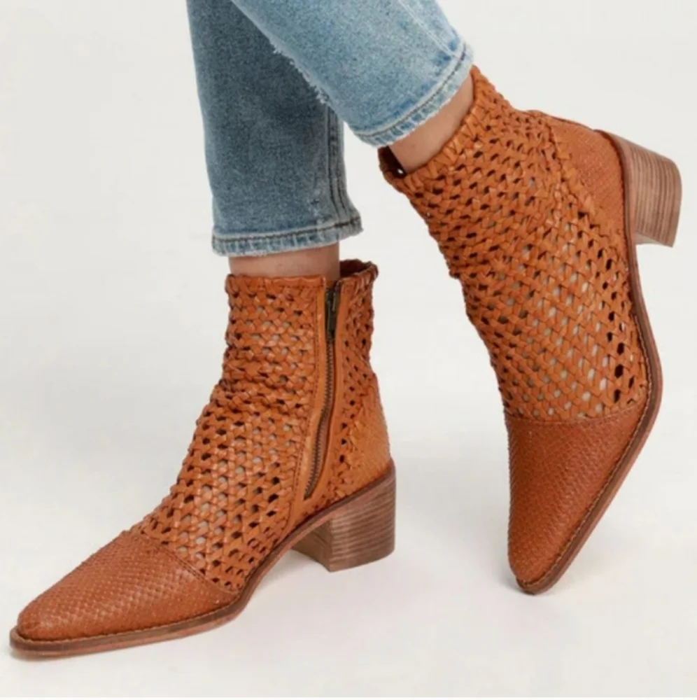 FREE PEOPLE In The Loop Leather Booties Size 36 / 6 Boho Western Festival Cowboy